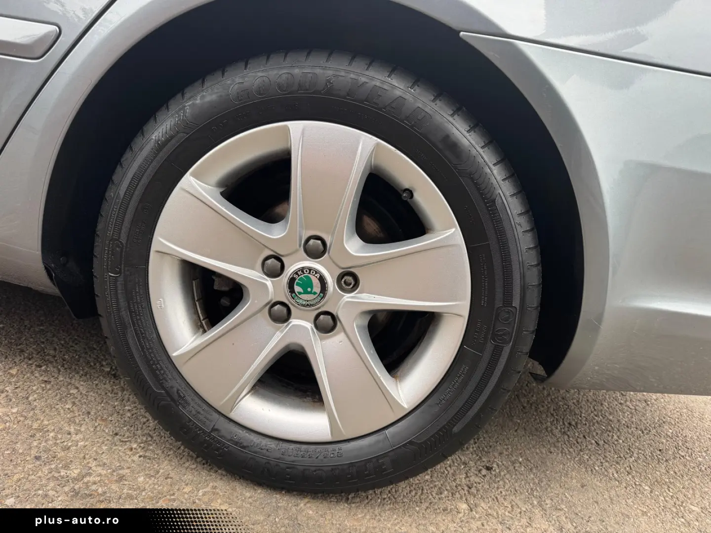 Skoda Octavia Diesel 1.6 2012 Manuala