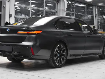 BMW 740d xDrive M Sport Mild Hybrid Sportautomatic