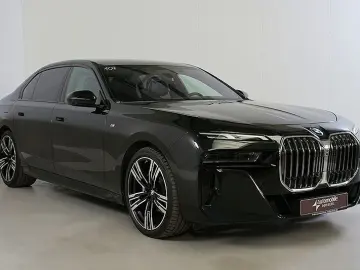 BMW 740d xDr. M Sport AHK ACC Panorama Standh 21Zoll