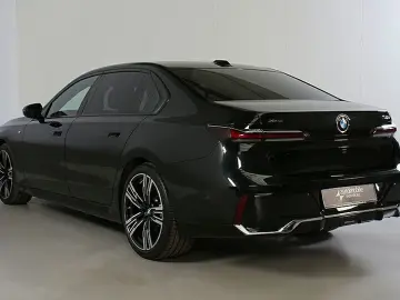 BMW 740d xDr. M Sport AHK ACC Panorama Standh 21Zoll