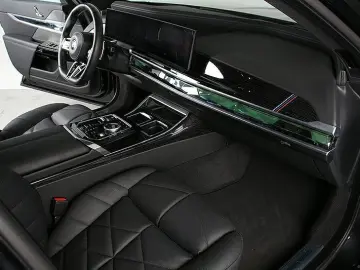 BMW 740d xDr. M Sport AHK ACC Panorama Standh 21Zoll