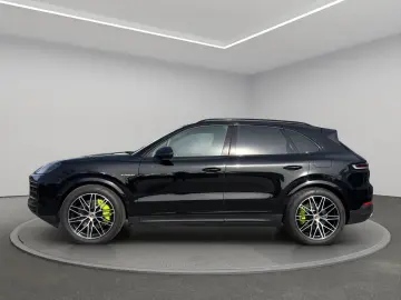 PORSCHE Cayenne E-Hybrid Tip. MATRIX-LED PANO ACC BOSE