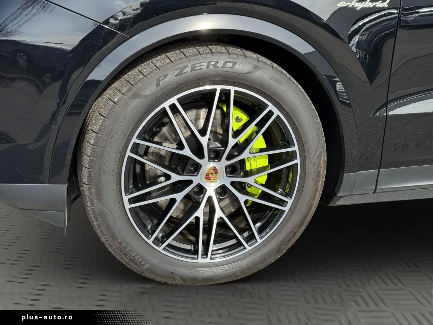PORSCHE Cayenne E-Hybrid Tip. MATRIX-LED PANO ACC BOSE