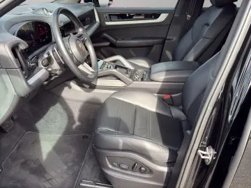 PORSCHE Cayenne E-Hybrid Tip. MATRIX-LED PANO ACC BOSE