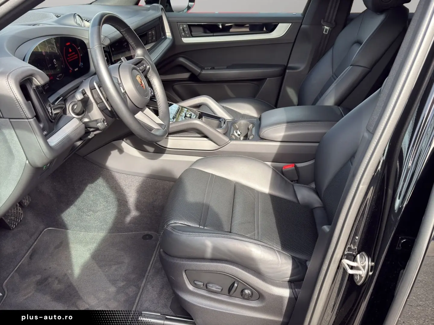 PORSCHE Cayenne E-Hybrid Tip. MATRIX-LED PANO ACC BOSE