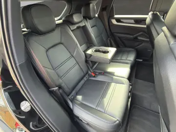 PORSCHE Cayenne E-Hybrid Tip. MATRIX-LED PANO ACC BOSE