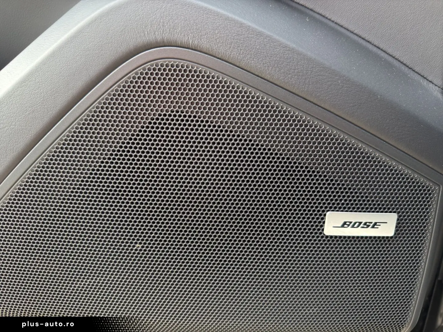 PORSCHE Cayenne E-Hybrid Tip. MATRIX-LED PANO ACC BOSE