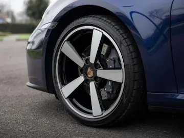 PORSCHE 992 .2 COUPE UITL CHRONO 360 ACC NACHTZICHT 18W