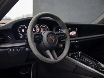 PORSCHE 992 .2 COUPE UITL CHRONO 360 ACC NACHTZICHT 18W