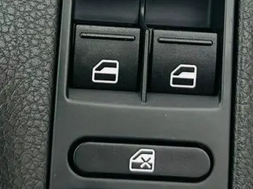 VOLKSWAGEN TIGUAN 2013 2.0D E5 4x4 Garantie 12 Luni Rate Ava