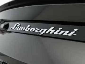 LAMBORGHINI Urus MY22