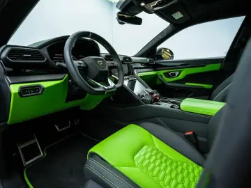 LAMBORGHINI Urus MY22