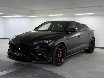 LAMBORGHINI Urus 4.0 V8 SE  NOVITEC AKRAPOVIC