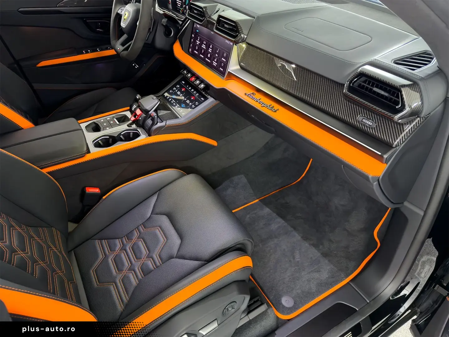 LAMBORGHINI Urus 4.0 V8 SE  NOVITEC AKRAPOVIC