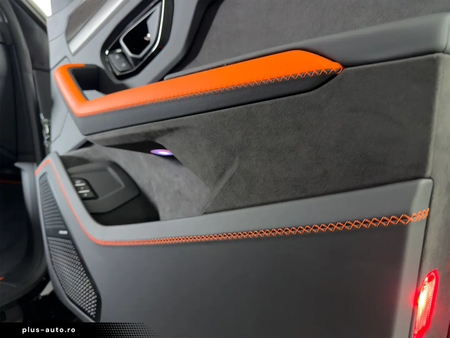 LAMBORGHINI Urus 4.0 V8 SE  NOVITEC AKRAPOVIC