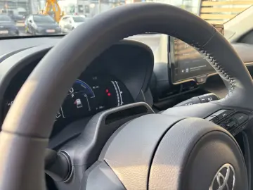 TOYOTA YARIS CROSS ACTIVE 1.5 HEV FWD