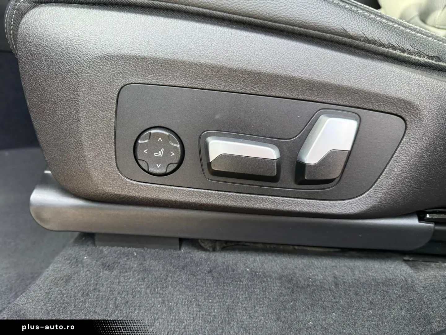 BMW X4 3.0i xDrive 2.0 Benzina Bi-turbo 252 CP