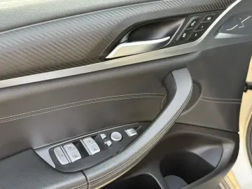 BMW X4 3.0i xDrive 2.0 Benzina Bi-turbo 252 CP