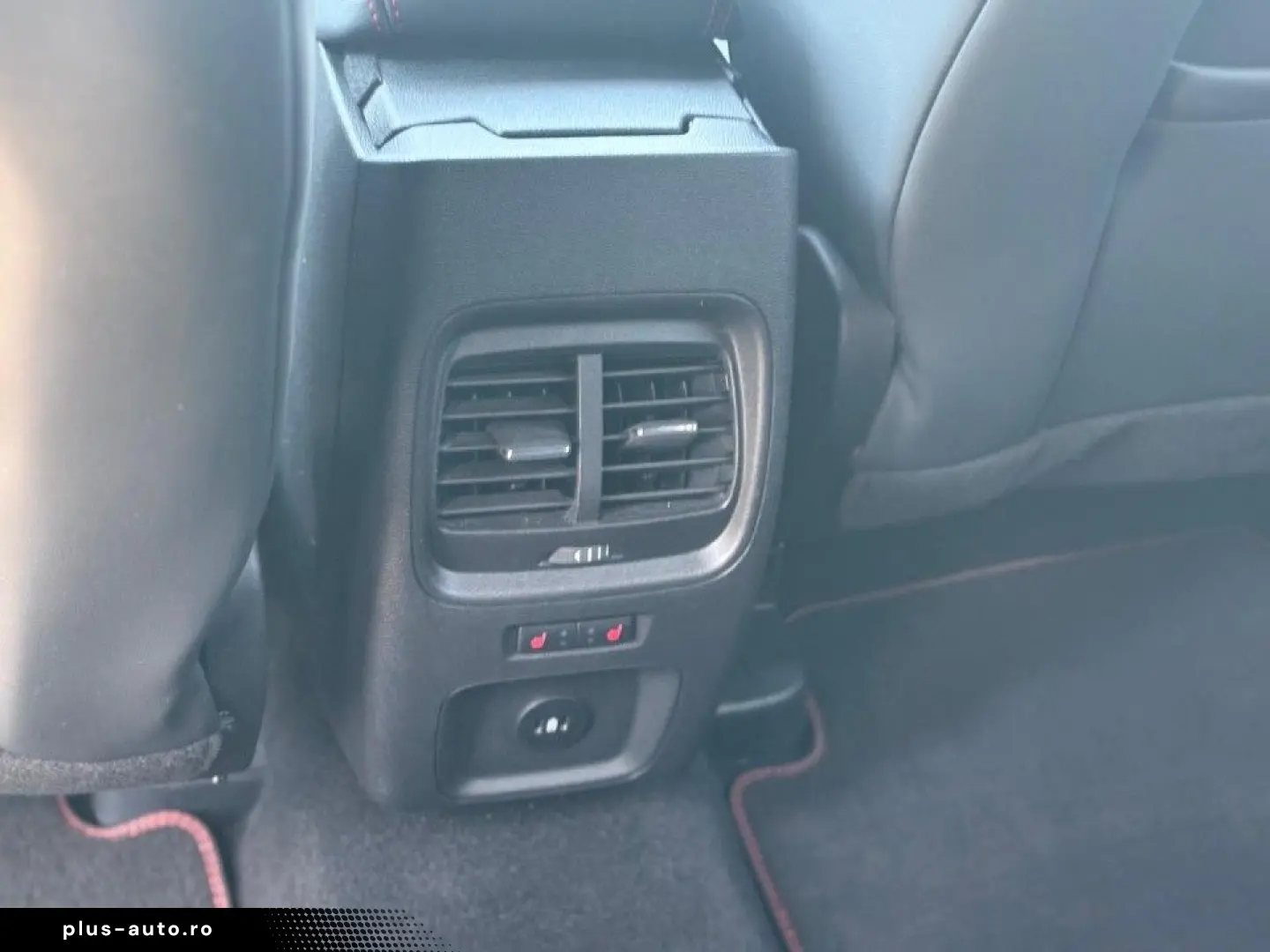 Ford Kuga 2025 - via workleto.com