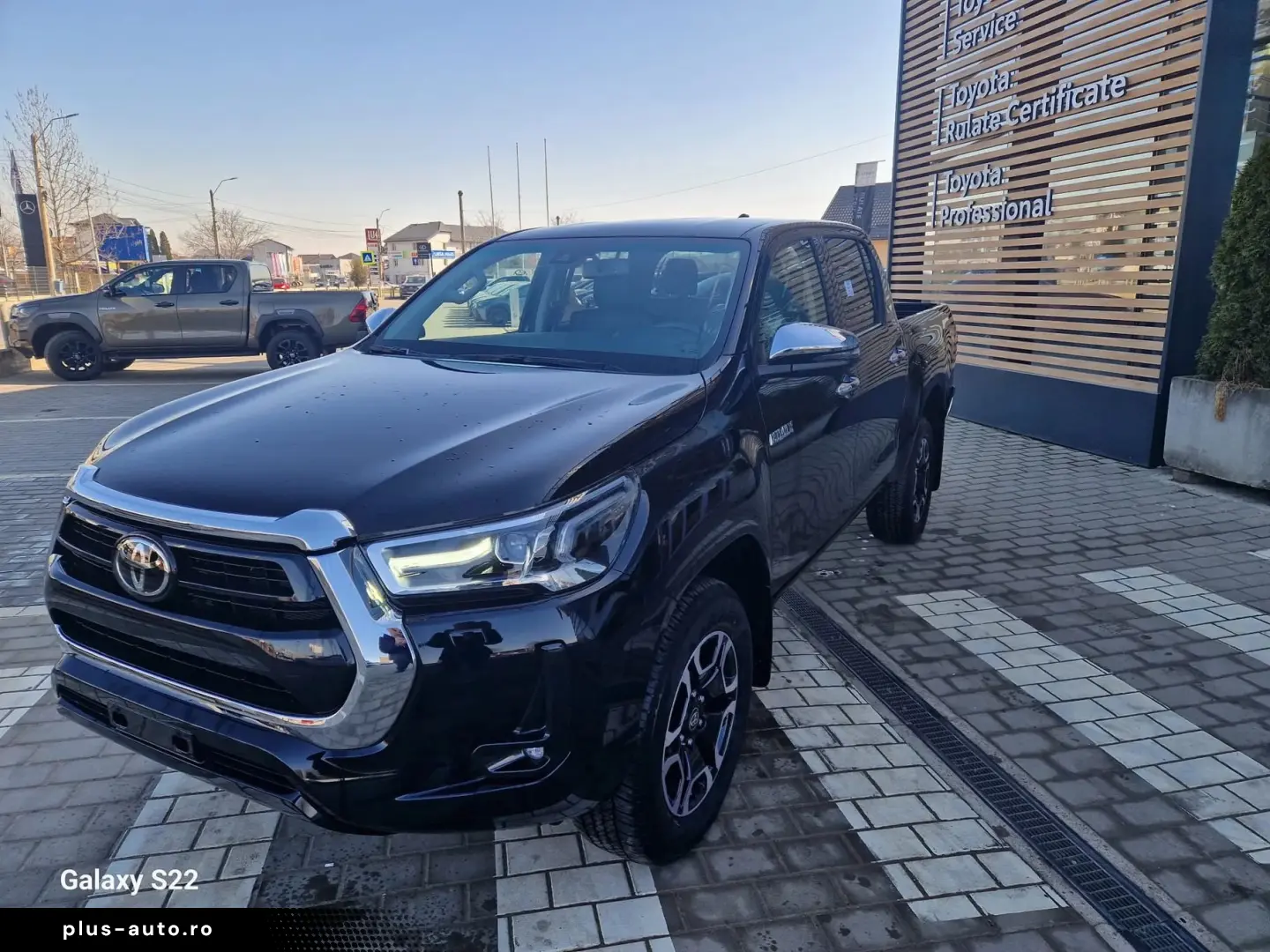 Toyota Hilux Gen-Viii-2015