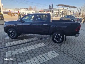 Toyota Hilux Gen-Viii-2015