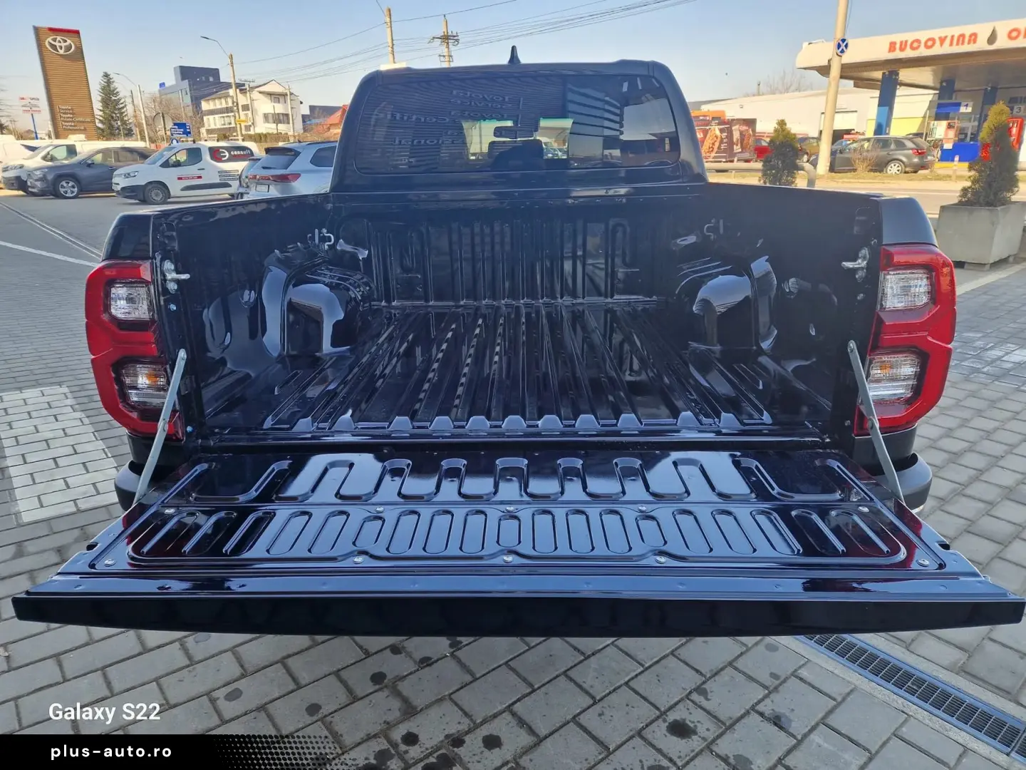 Toyota Hilux Gen-Viii-2015