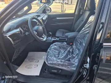 Toyota Hilux Gen-Viii-2015