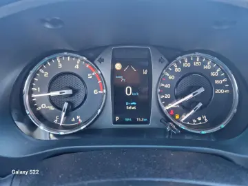 Toyota Hilux Gen-Viii-2015