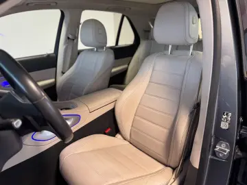 MERCEDES-BENZ GLE 350 d 4Matic Pano Leder AIRMATIC