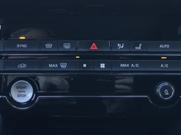 JAGUAR F-PACE AWD PREMIUM SPORT EDITION