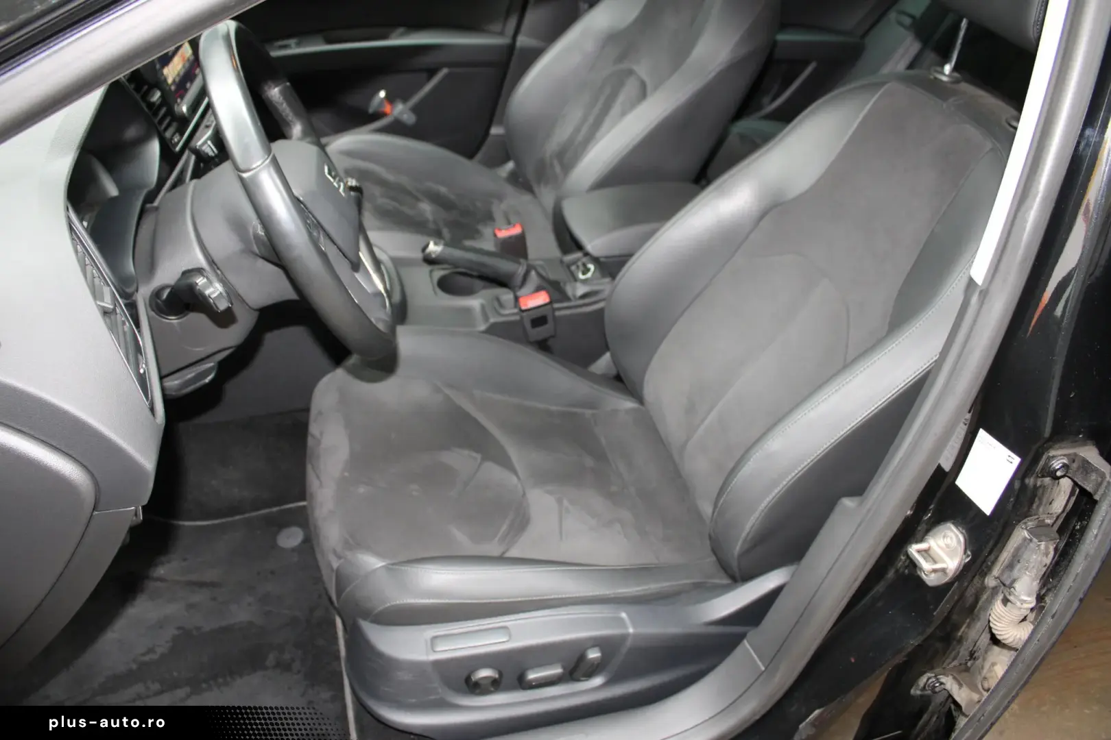 Seat Leon   1.6 TDI 110CP   Style   TVA Deductibil