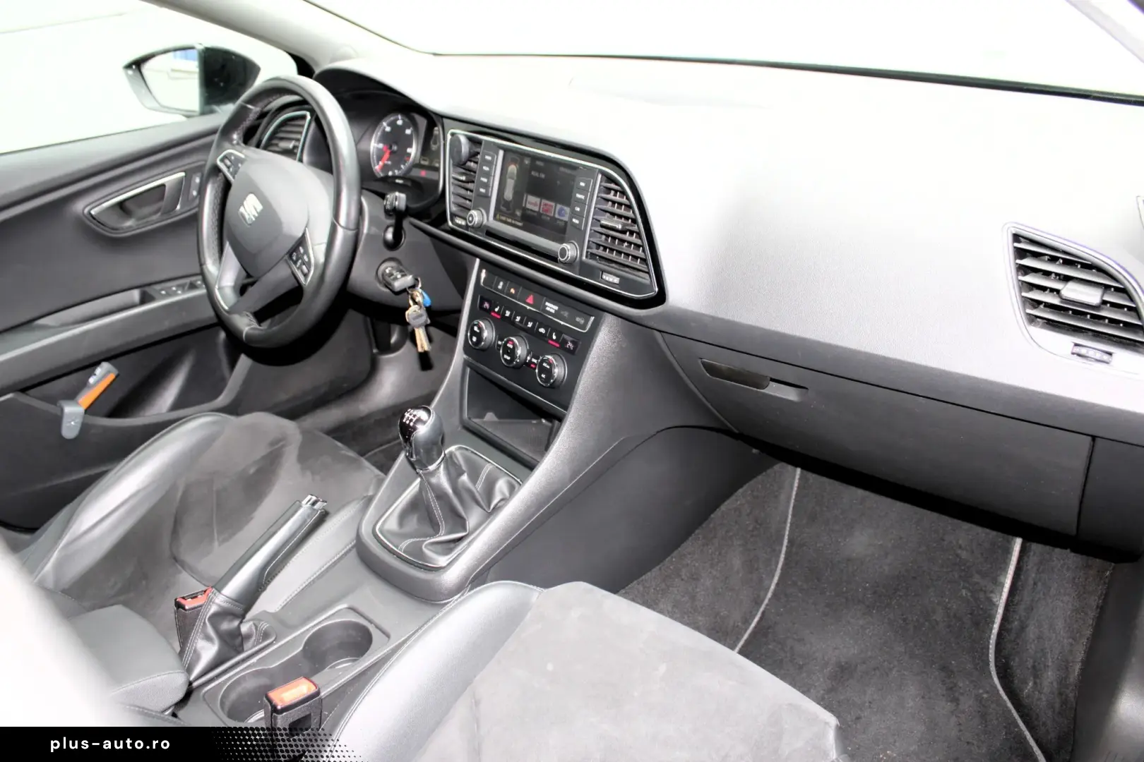 Seat Leon   1.6 TDI 110CP   Style   TVA Deductibil