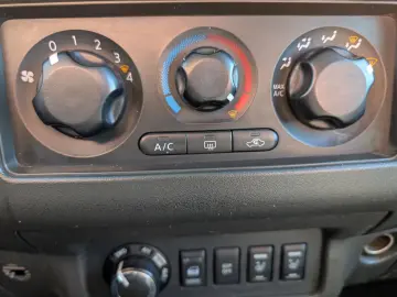 Nissan Navara   D40 2.5 dCi 144CP   4x4   2013   TVA Deducti