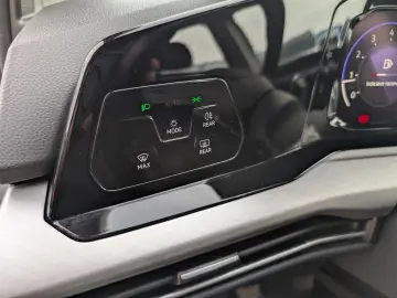 Volkswagen Golf VIII   1.5 TSI 130CP   2021   TVA Deductibil