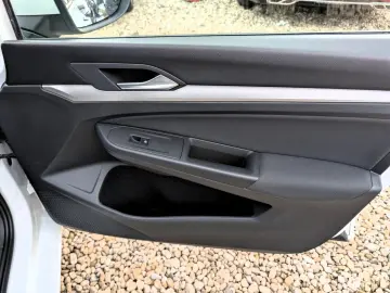 Volkswagen Golf VIII   1.5 TSI 130CP   2021   TVA Deductibil