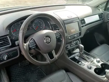 Volkswagen Touareg   3.0 V6 TDI 262CP   4x4   Perne   2018