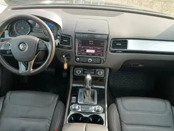 Volkswagen Touareg   3.0 V6 TDI 262CP   4x4   Perne   2018