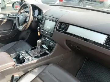 Volkswagen Touareg   3.0 V6 TDI 262CP   4x4   Perne   2018