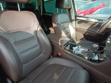 Volkswagen Touareg   3.0 V6 TDI 262CP   4x4   Perne   2018