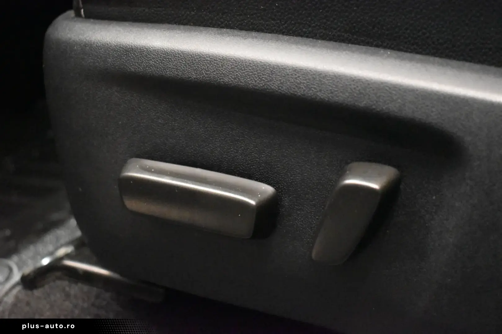 Toyota Hilux 2.4D 150CP 4x4 Double Cab AT Executive