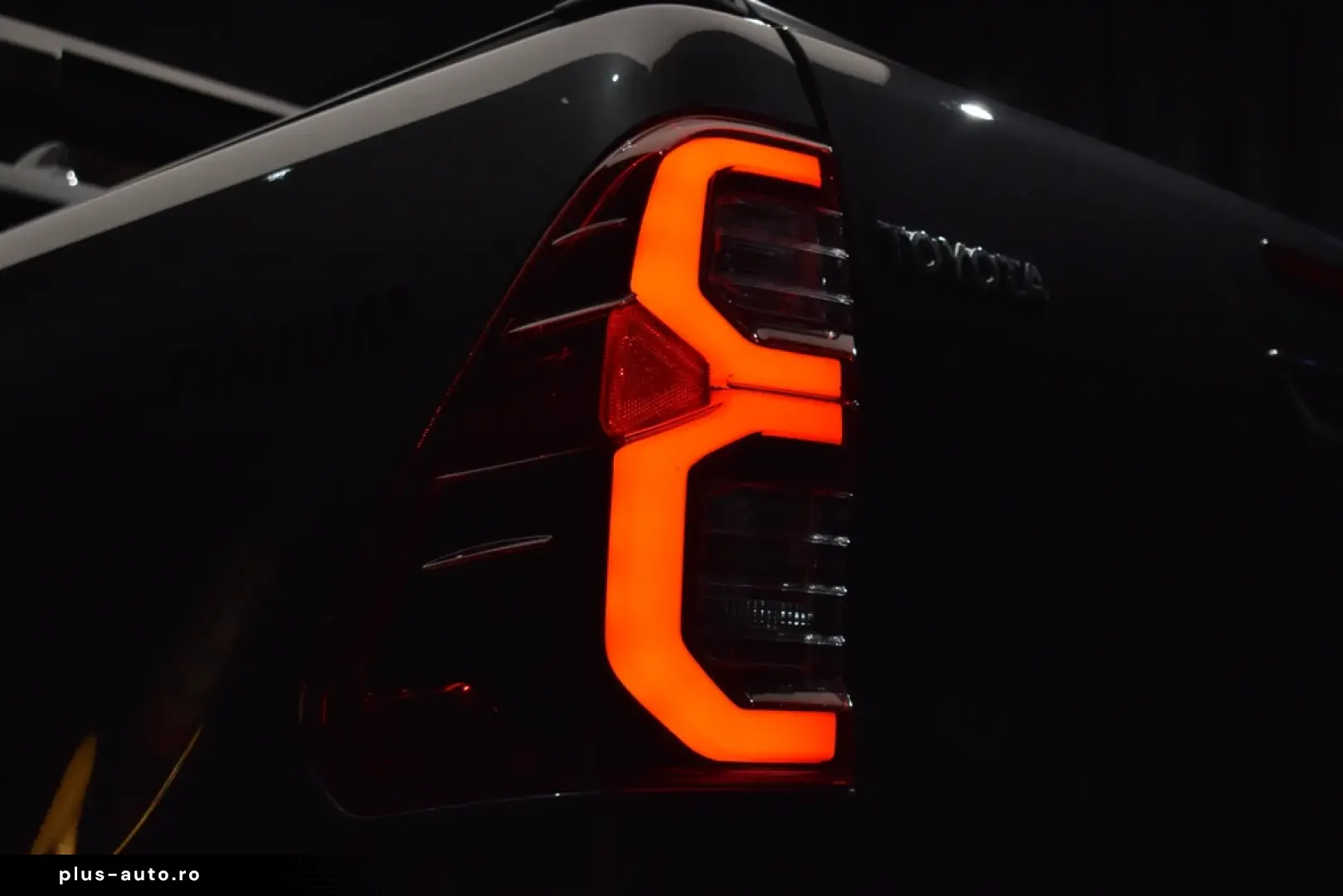 Toyota Hilux 2.4D 150CP 4x4 Double Cab AT Executive