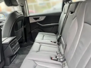 AUDI Q7 50 TDI quattro S line