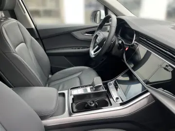 AUDI Q7 50 TDI quattro S line