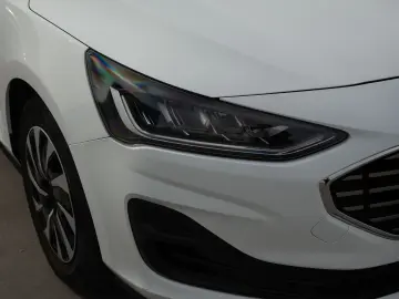 Ford Focus  Titanium 1.0T EcoBoost FACELIFT