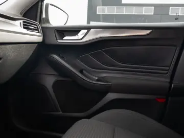 Ford Focus  Titanium 1.0T EcoBoost FACELIFT