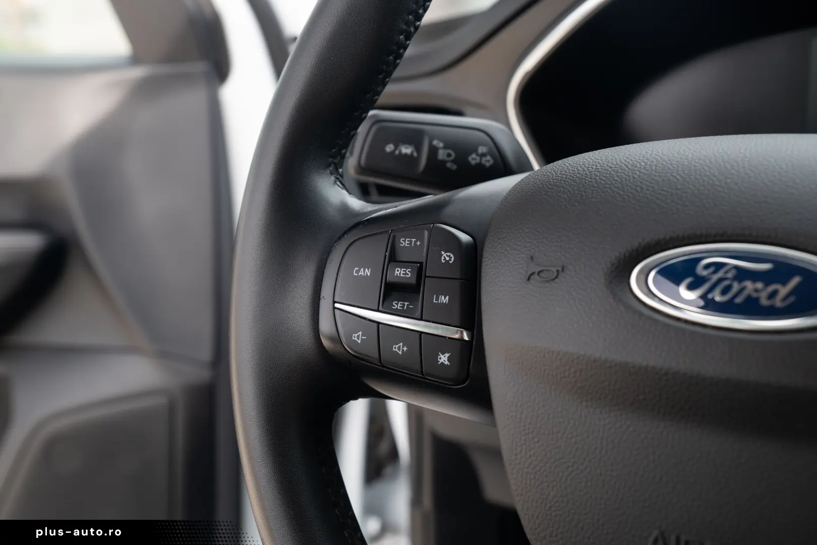 Ford Focus  Titanium 1.0T EcoBoost FACELIFT