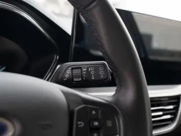 Ford Focus  Titanium 1.0T EcoBoost FACELIFT