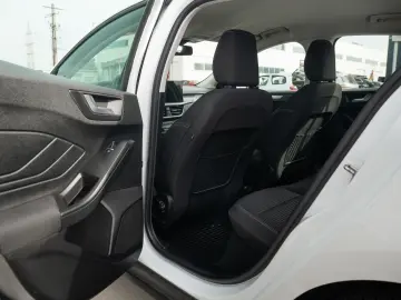 Ford Focus  Titanium 1.0T EcoBoost FACELIFT