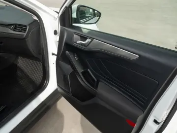 Ford Focus  Titanium 1.0T EcoBoost FACELIFT