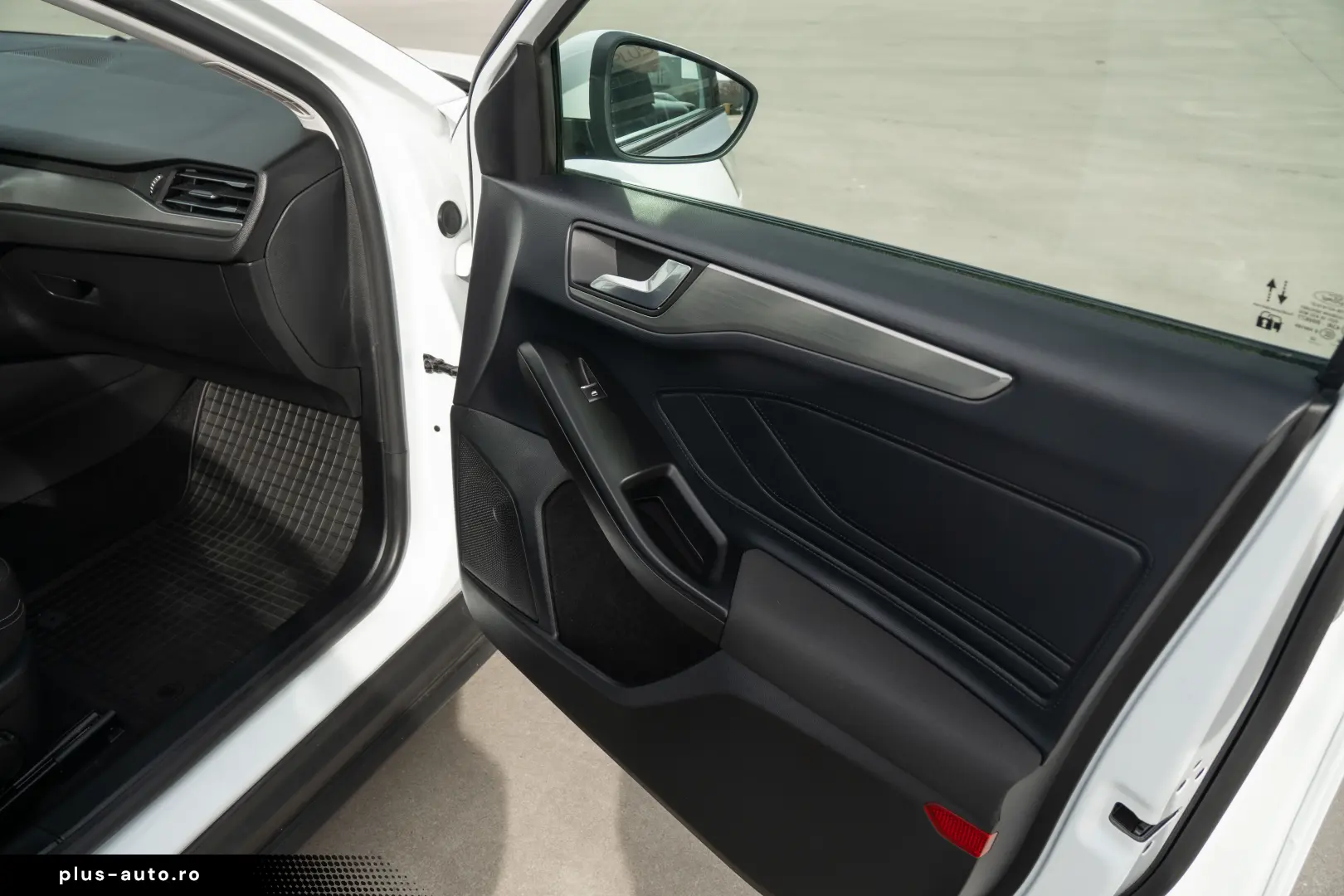 Ford Focus  Titanium 1.0T EcoBoost FACELIFT